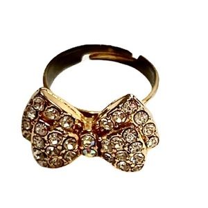 Rhinestone bow ring